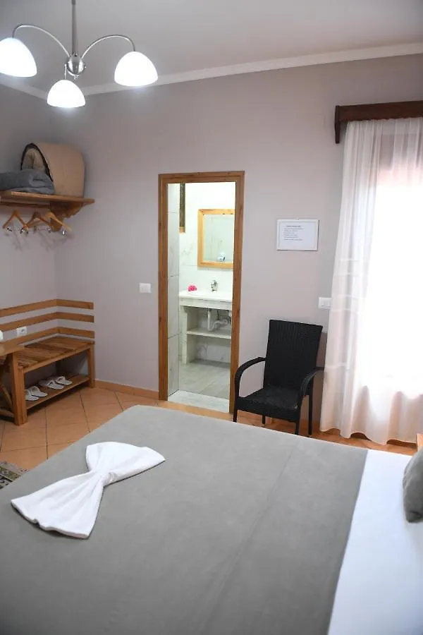 Guest house Guesthouse Leo Berat